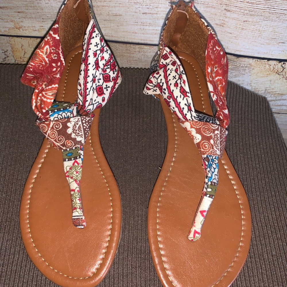 Top Moda Size 7 Thong Sandals